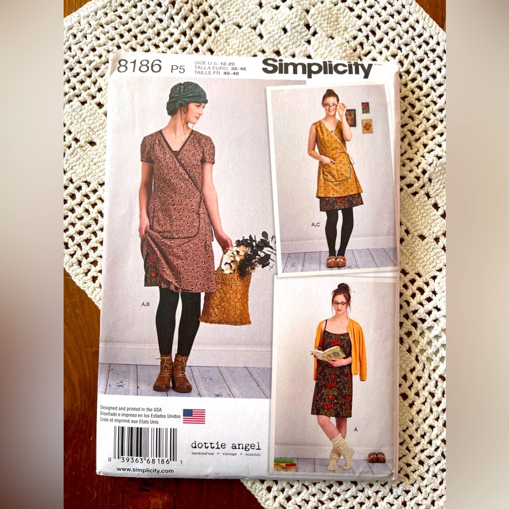 Simplicity Dottie Angel slip dress or wrap dress pattern 8186 sizes 12-20